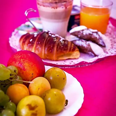 فندق مبيت وإفطار Colors باليرمو