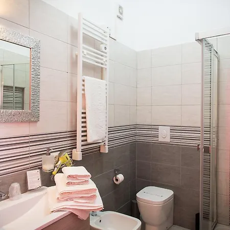 فندق مبيت وإفطار Colors 4*